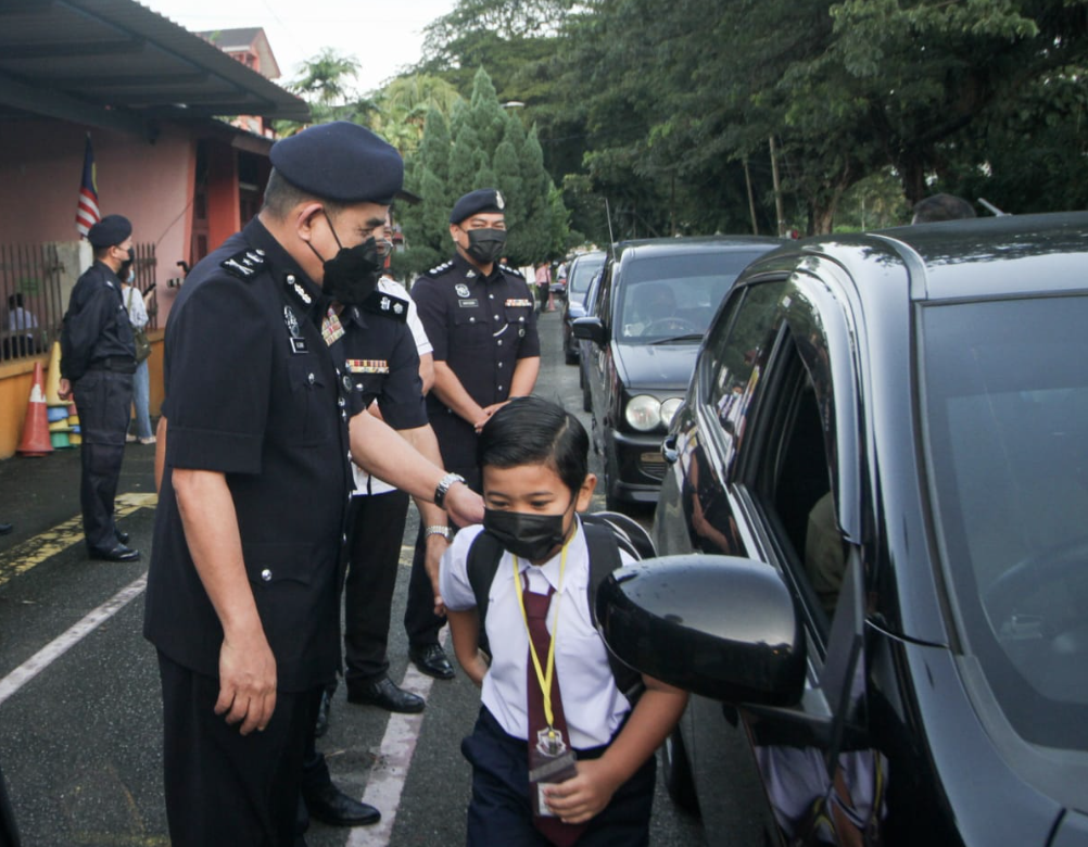 anggota polis